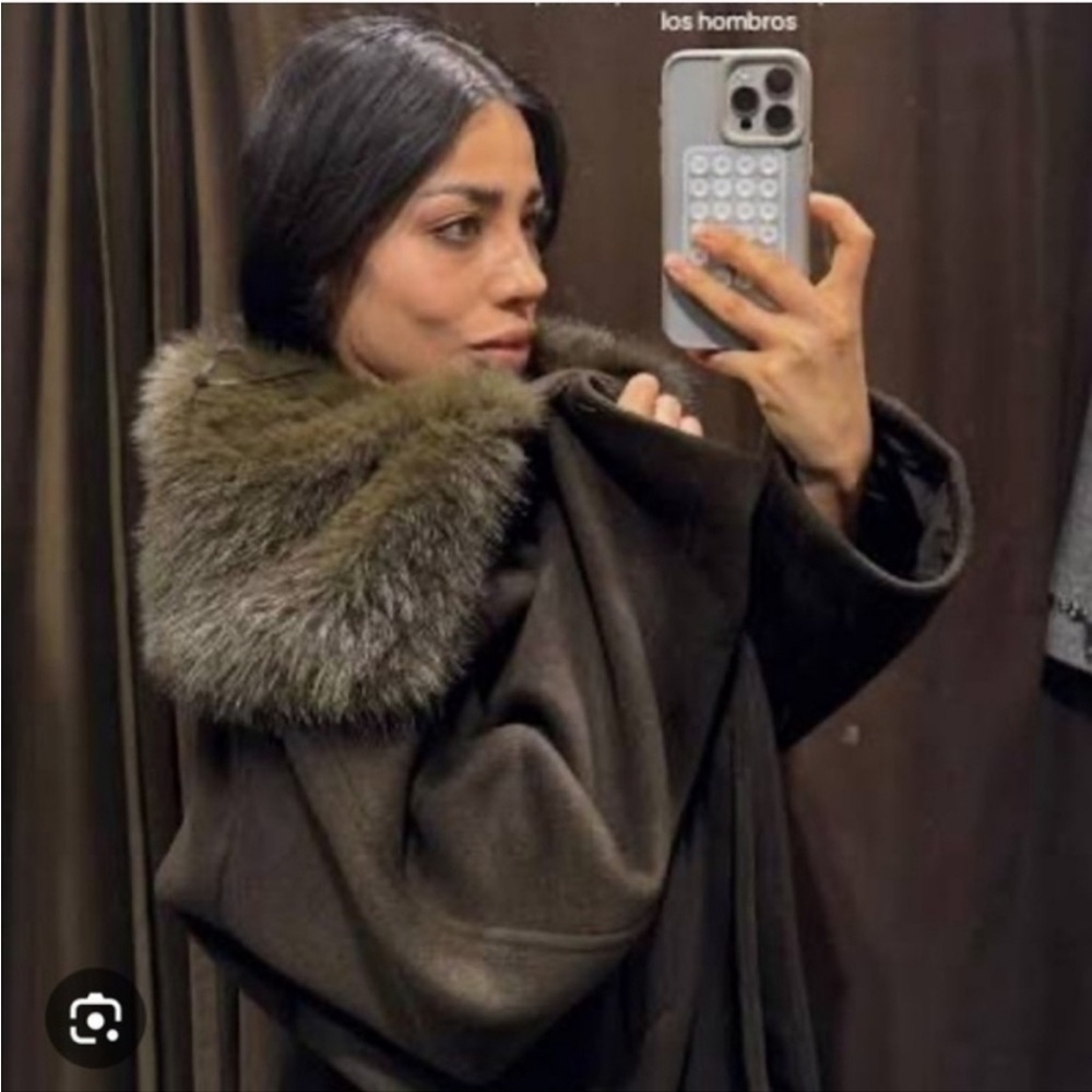 NEW ZARA WOOL BLEND COAT LUXURY WITH FAUX FUR COLLAR XS
🚨NO DISCOUNT - Picture 7 of 15